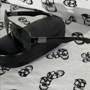 Ray Ban RB3522 (RB3522-004/71 61) Gunmetal with Iridium Polarized Lens.